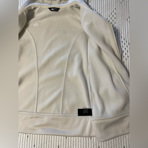 SOLD // North Face White Jacket with Hood - Picture 4 of 7